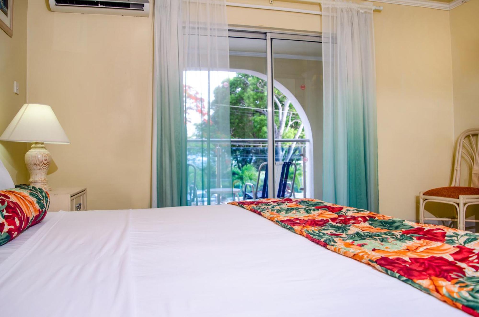 Sunbay Hotel Christ Church Exterior foto